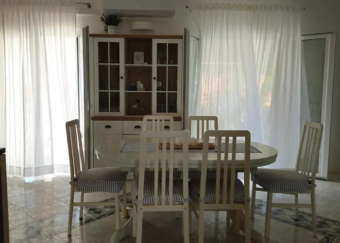 Casa de hóspedes Apartment Zecevo *